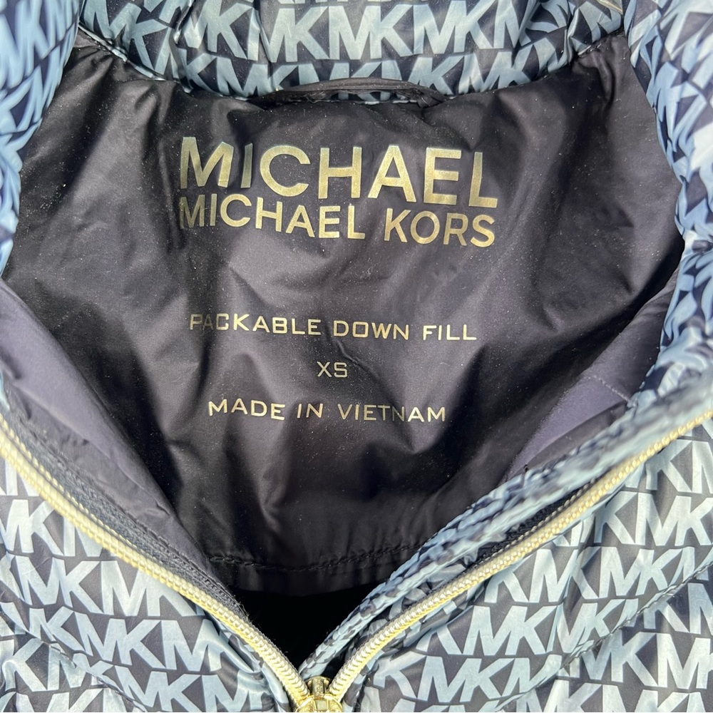 Michael Kors Navy/Blue Packable Down Fill Hood Quilted Puffer Vest - Picture 2 of 16